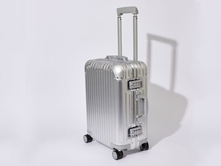 Rimowa: the suitcase as a travelling object