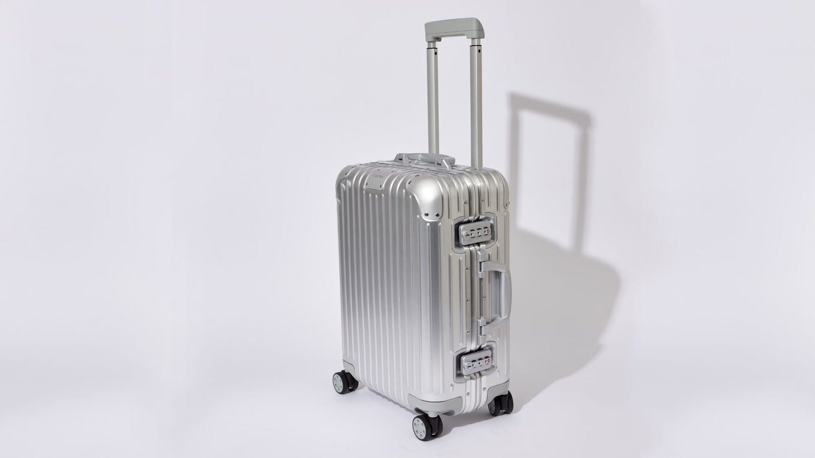 Rimowa: the suitcase as a travelling object