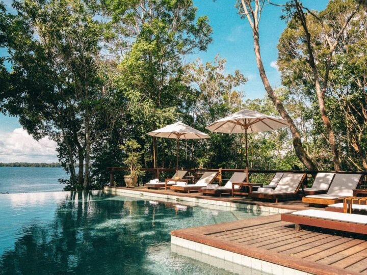 Anavilhanas Jungle Lodge: reading the Rio Negro from the water