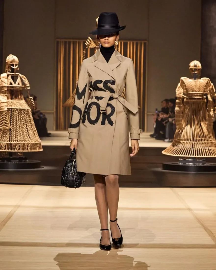 Dior autumn 2024: Miss Dior returns as a graphic sign