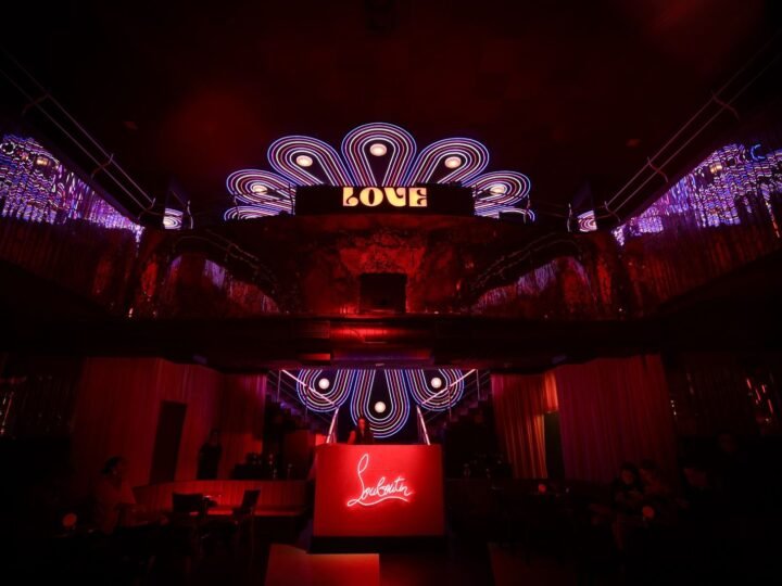 Louboutin’s red sole: a colour that follows movement