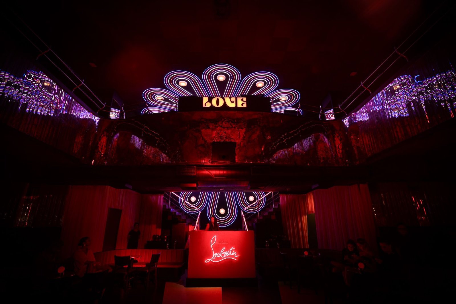 Louboutin’s red sole: a colour that follows movement