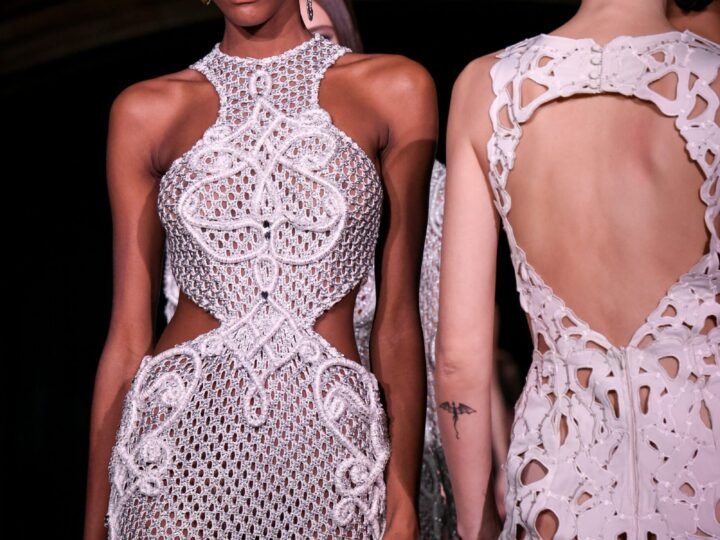 PatBO: handwork inside Femme Frames