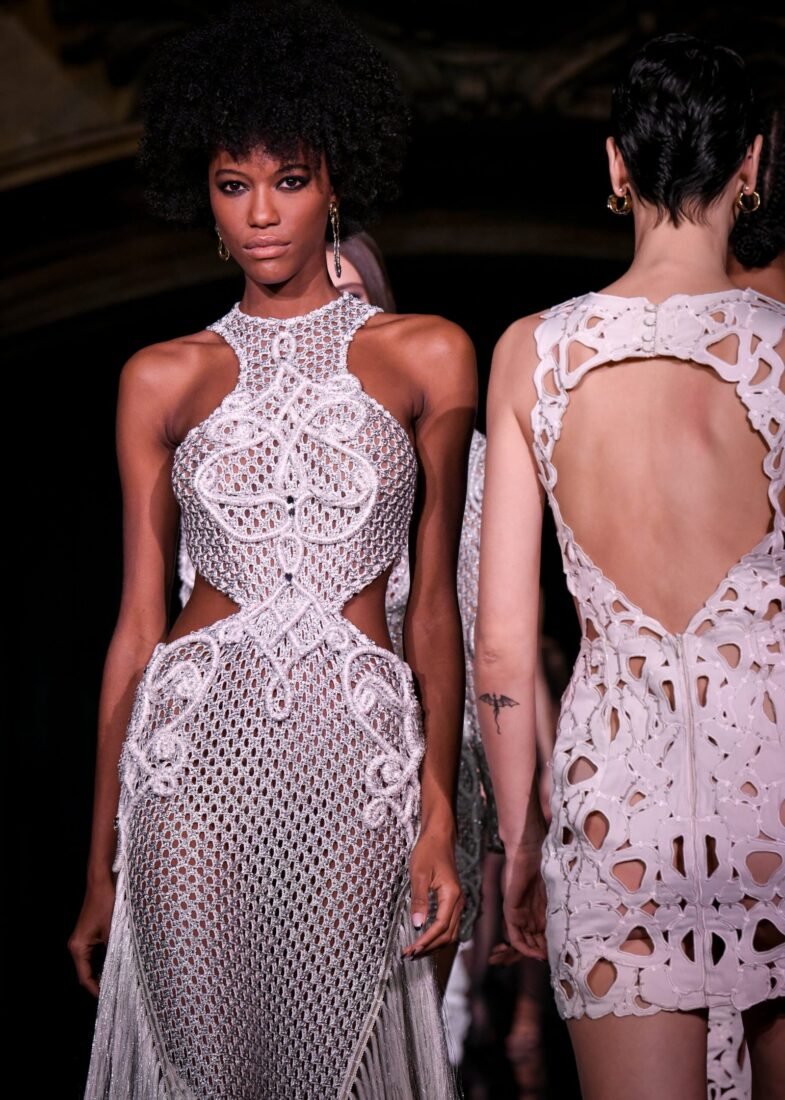 PatBO: handwork inside Femme Frames
