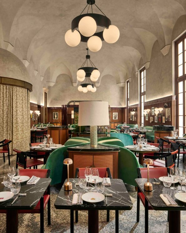The bar at Beefbar Milano