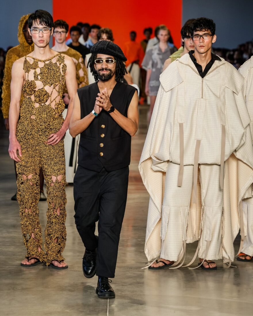 David Lee: a tablecloth becomes a jacket