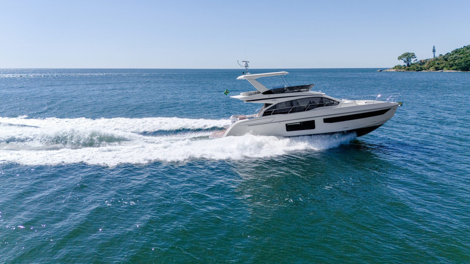 Azimut Fly 58: reading a yacht through its rooms
