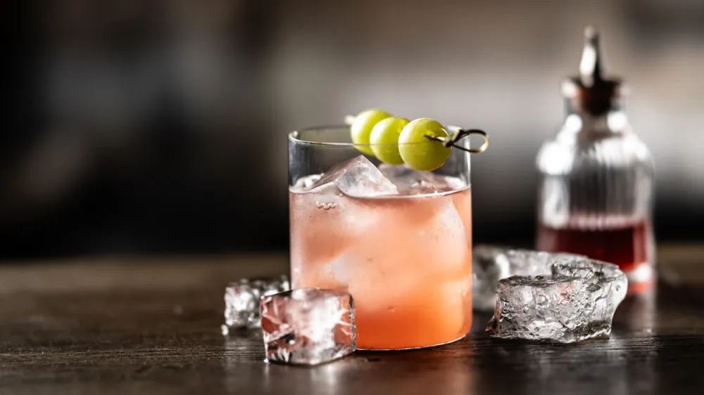 Enzoni: green grapes change the structure of a cocktail