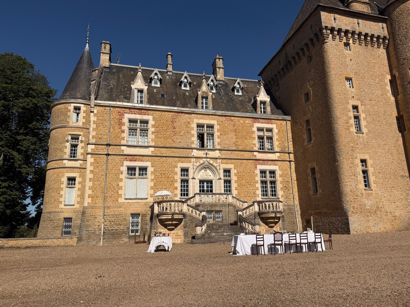 Château du Tremblay: a house for creative work