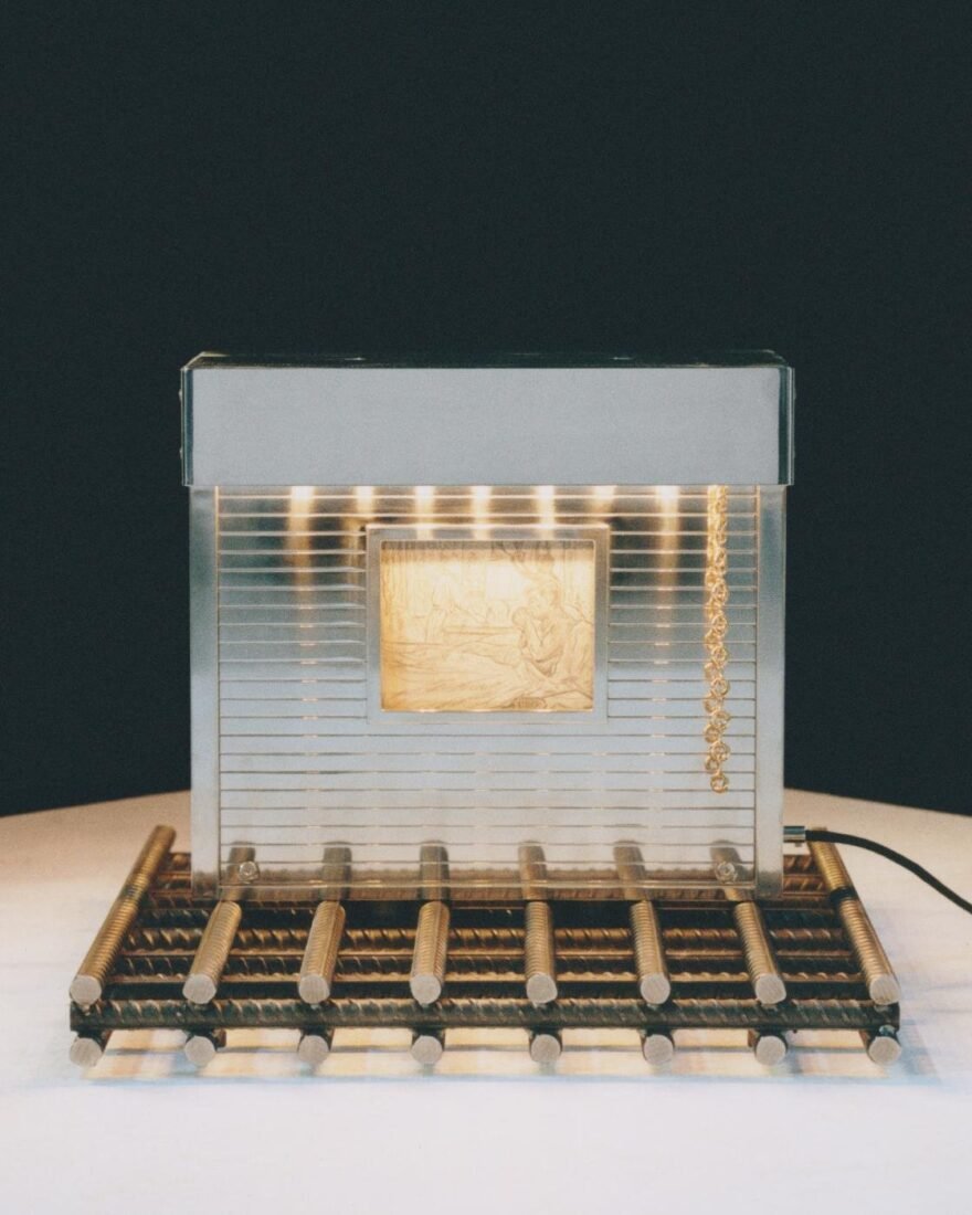 LOEWE Lamps: material becomes light in Milan