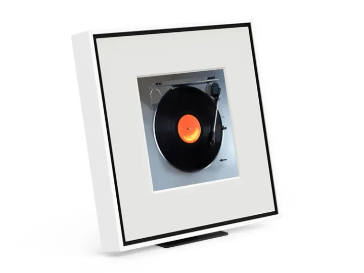 Samsung’s Music Frame asks the speaker to join the wall