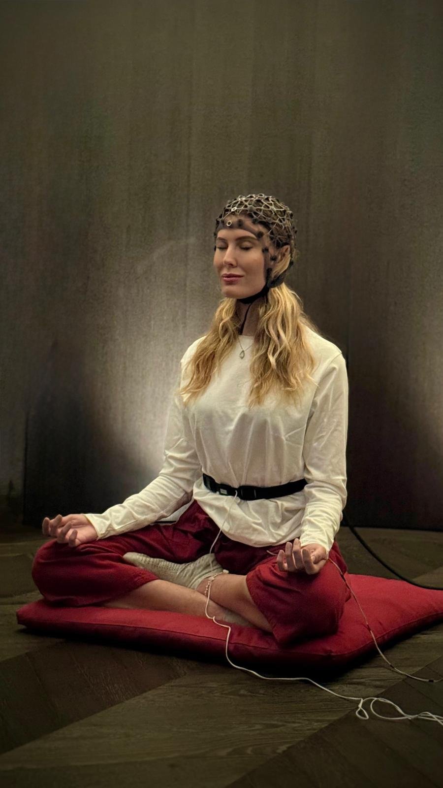 Brainwave monitoring during meditation at ALL HERE, Geneva
