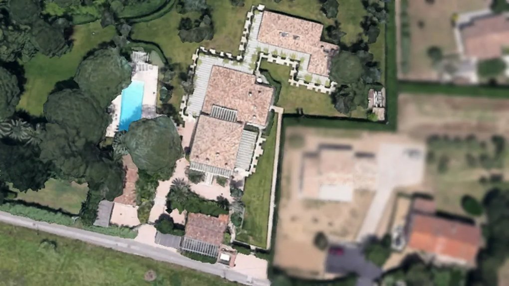 Giorgio Armani's house in Saint-Tropez among Provençal greenery