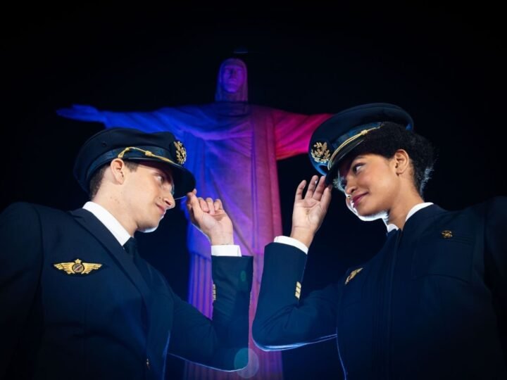 Air France’s uniform archive reaches the Corcovado