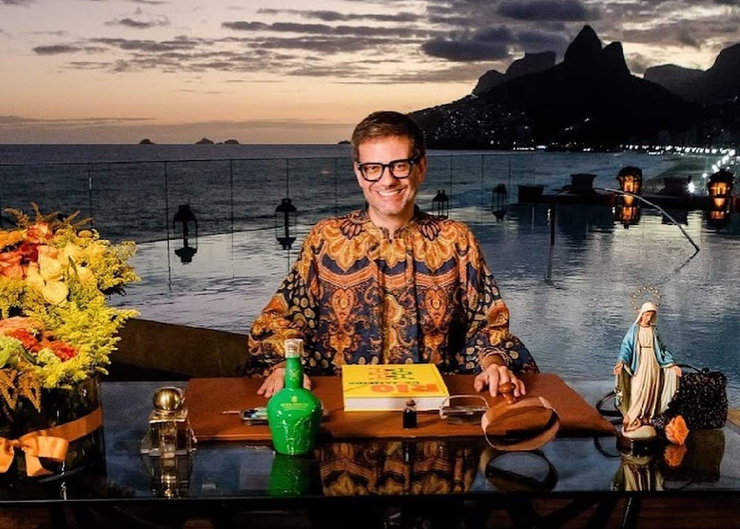 Bruno Astuto: Rio de Janeiro between two covers
