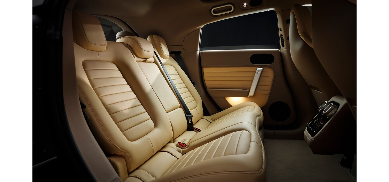 Ferrari Luce rear seats
