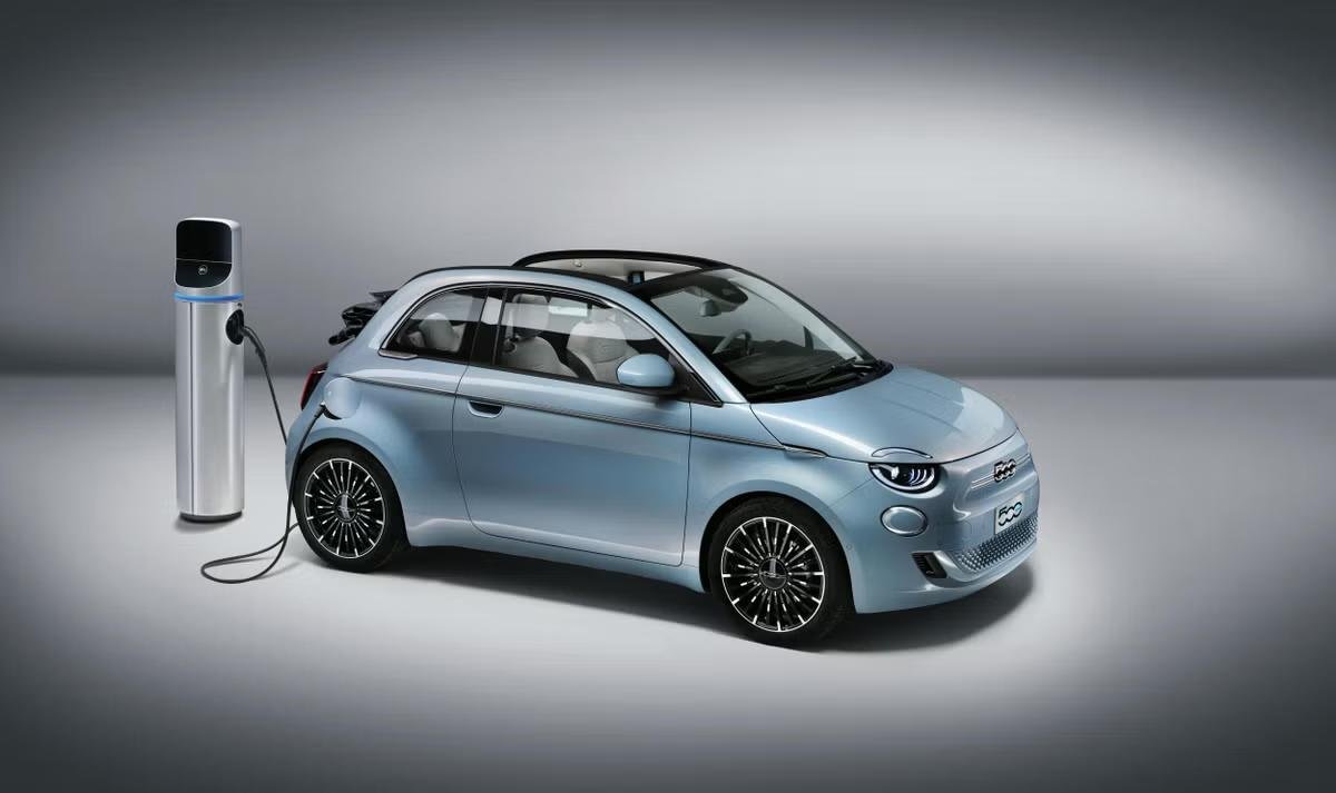 Fiat 500e: an electric car with a familiar outline