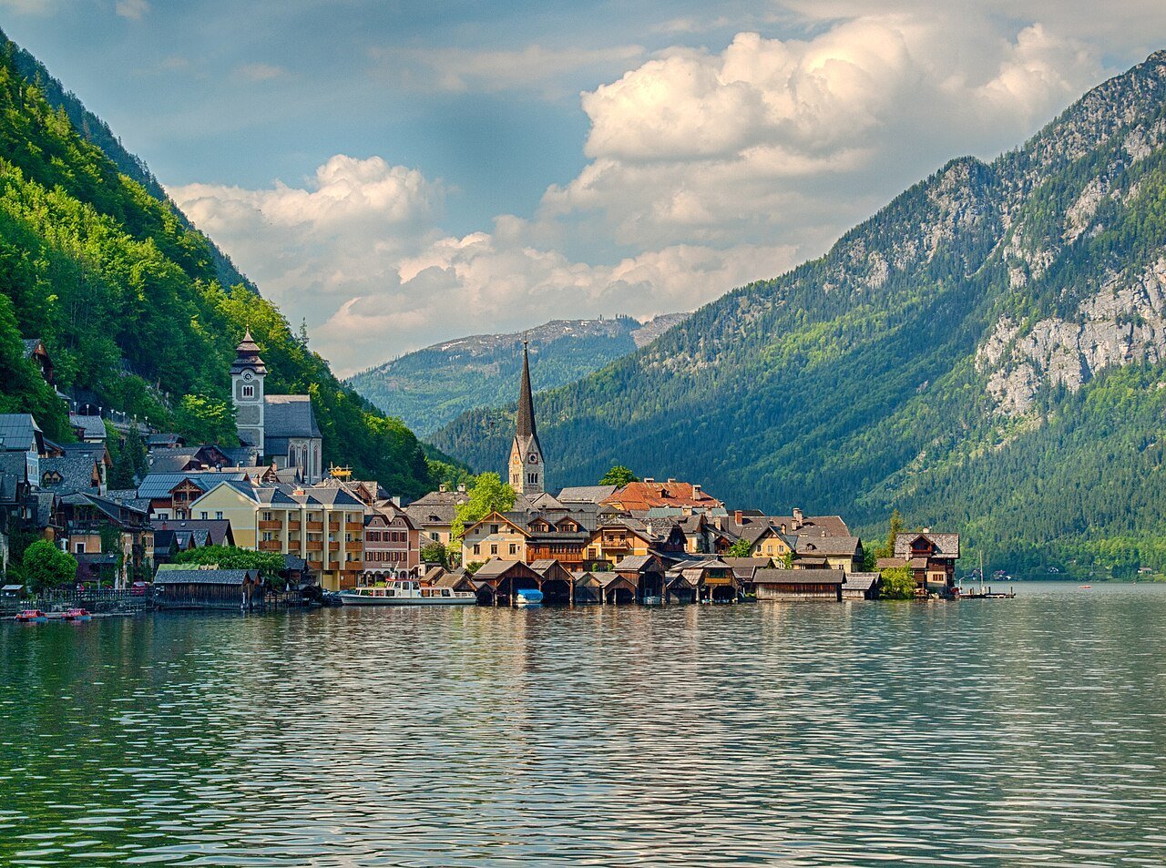 Lake and mountains around Hallstatt in the Salzkammergut, Austria