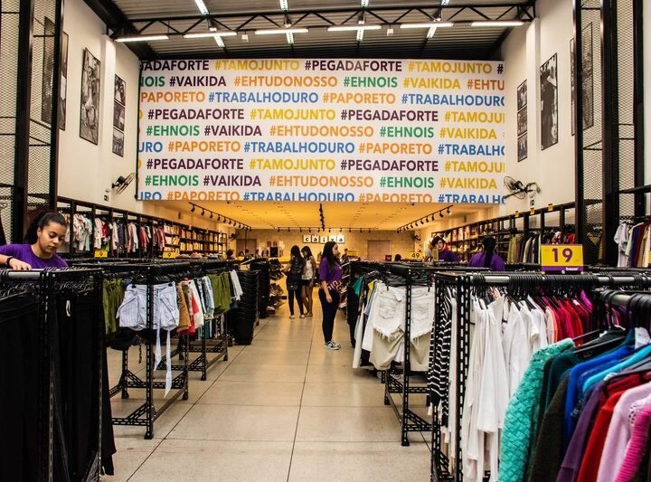 Gerando Falcões: the wardrobe as a circulating resource