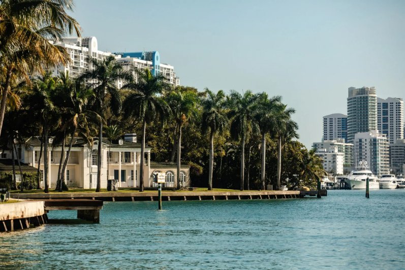 Waterfront estates on Biscayne Bay, Miami