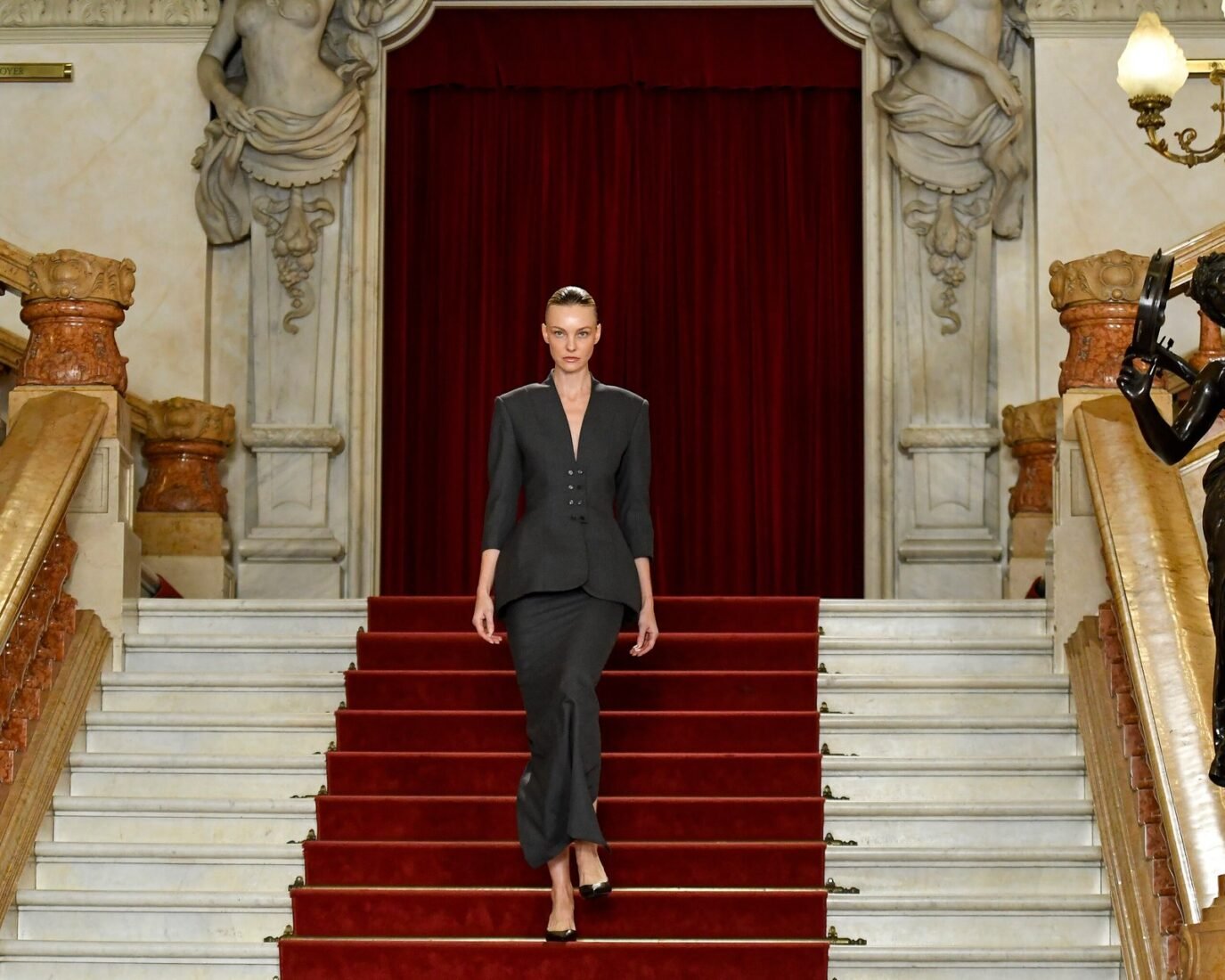 Mondepars at the Municipal Theatre: a Brazilian fashion dialogue