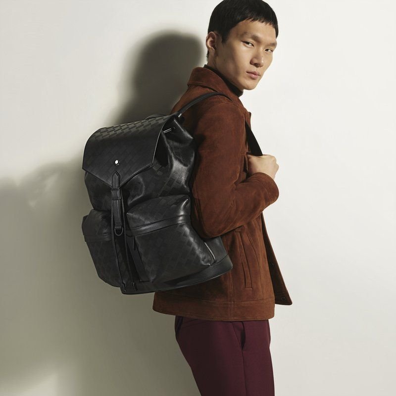 Montblanc: four ways to give leather a working shape