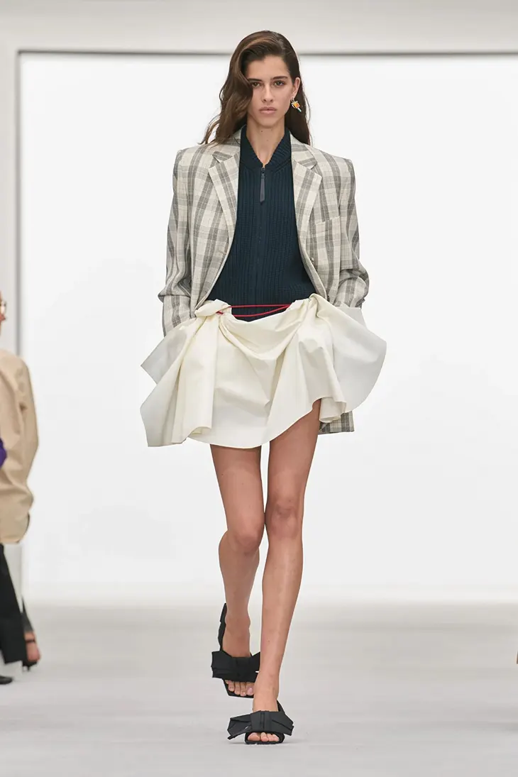 Look from the Loewe Spring/Summer 2027 show at the Château de Vincennes
