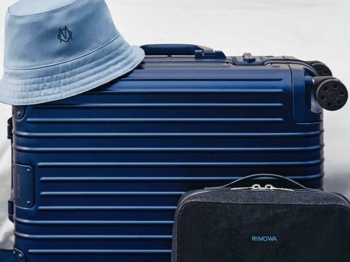 RIMOWA Ink Blue: colour inside the metal