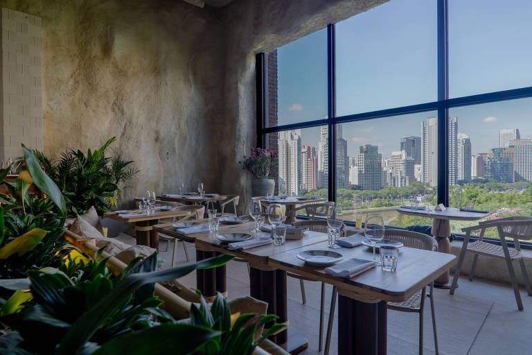 Vila Medí: three kitchens, one São Paulo dining room