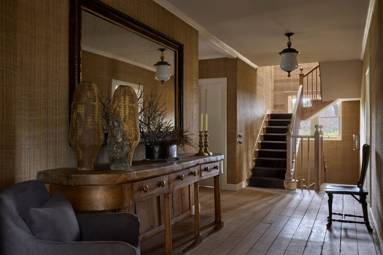 HOPE LODGE. The restored hall combines stone, wood and antique furniture.
